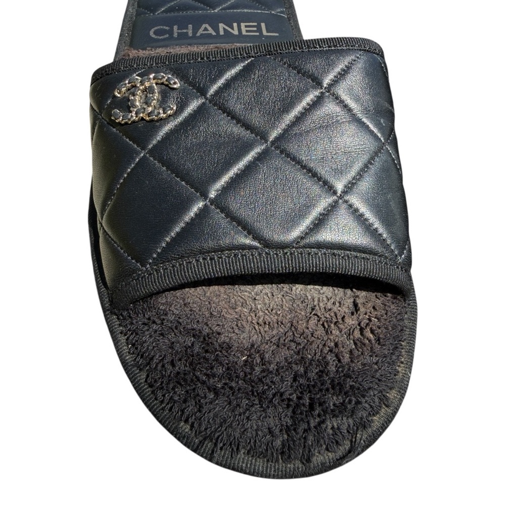 Chanel Quilted Leather CC Logo Shearling House Slippers Black Made in Italy L - Picture 2 of 11